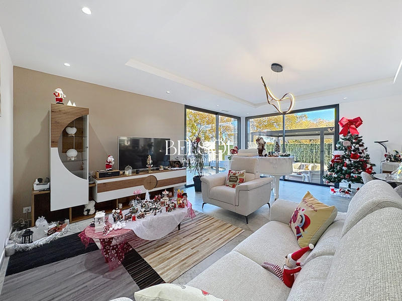 Villa - 140 m² - 5 pièces