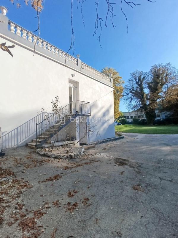 Immeuble - 90 m² - 4 pièces