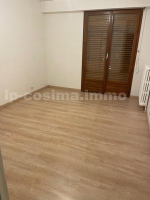 Appartement - 80 m² - 3 pièces