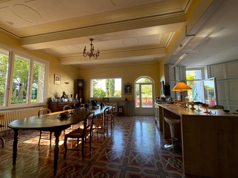 Maison - 380 m² - 11 pièces