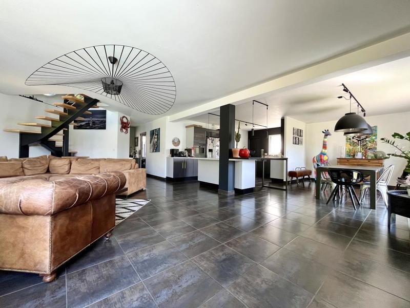 Maison - 160 m² - 6 pièces