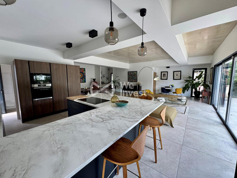 Villa - 221 m² - 5 pièces