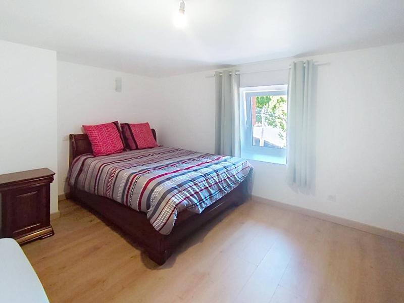 Maison - 259 m² - 12 pièces