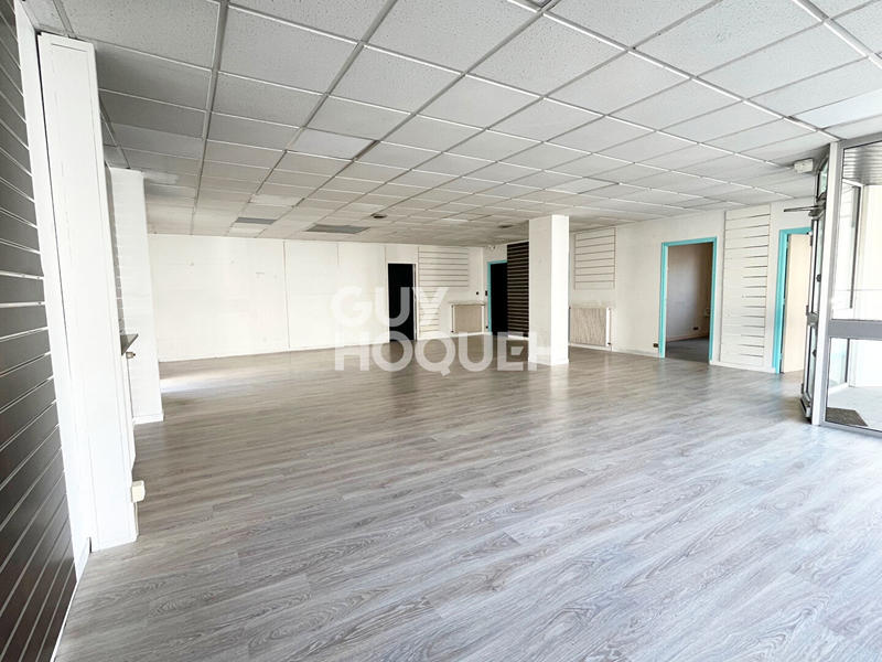 Local commercial - 150 m² - 3 pièces