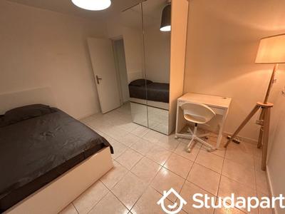 Chambre - 10 m² - 1 pièce