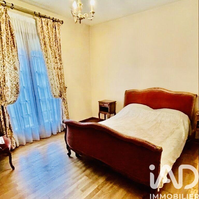 Maison - 180 m² - 8 pièces