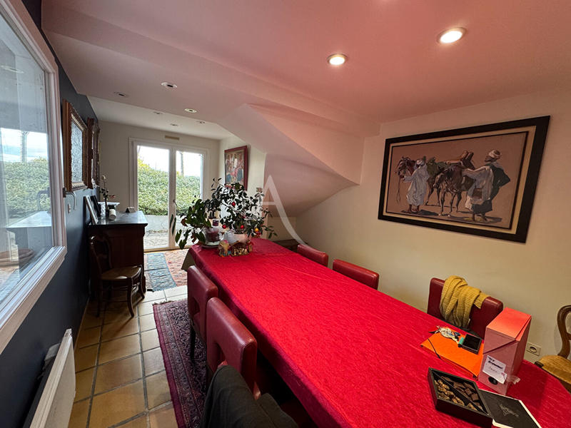 Maison - 194 m² - 5 pièces