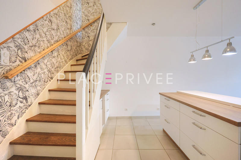 Maison - 152 m² - 8 pièces