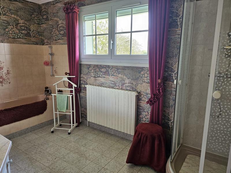 Maison - 180 m² - 9 pièces