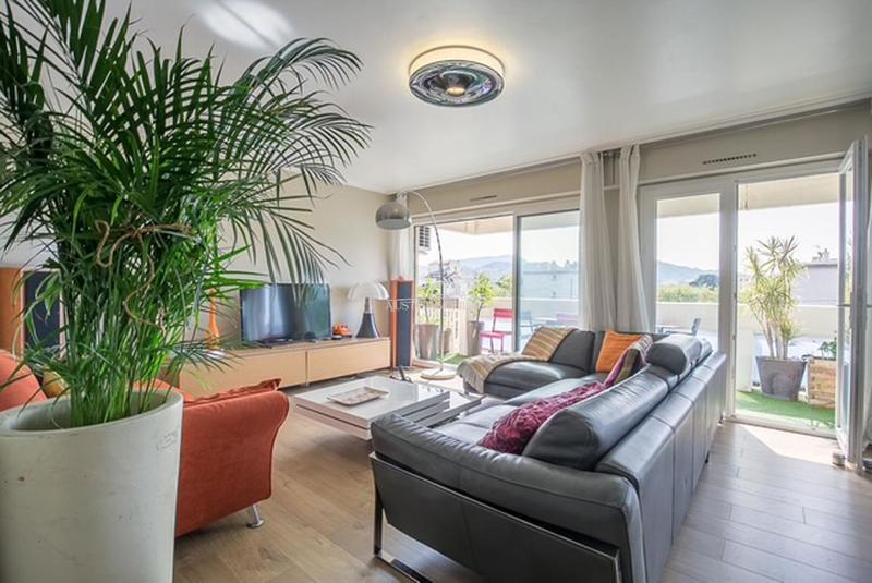 Appartement - 100 m² - 4 pièces