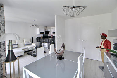 Appartement - 90 m² - 4 pièces