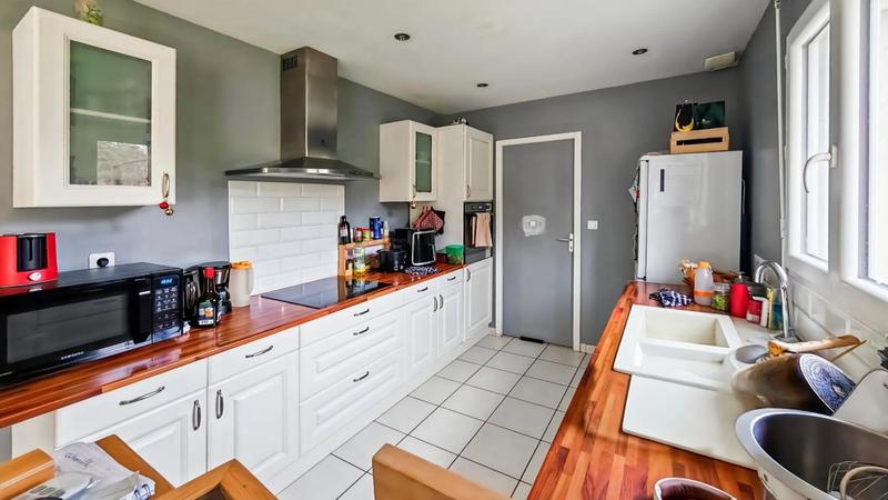 Maison - 90 m² - 5 pièces