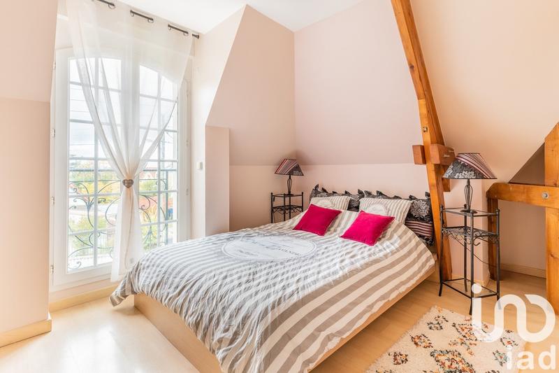 Maison - 220 m² - 10 pièces