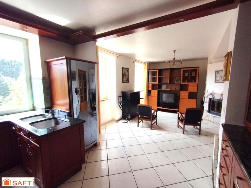 Maison - 228 m² - 6 pièces