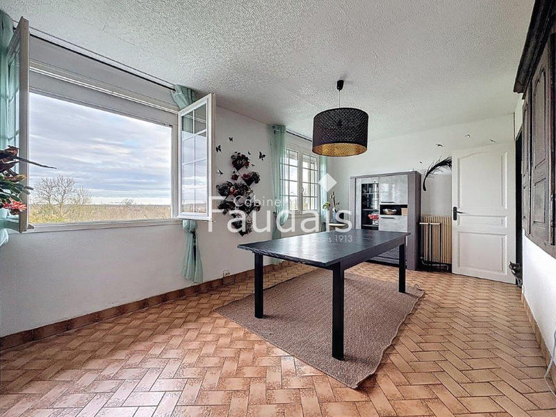 Maison - 135 m² - 9 pièces