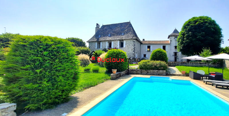 Maison - 230 m² - 7 pièces