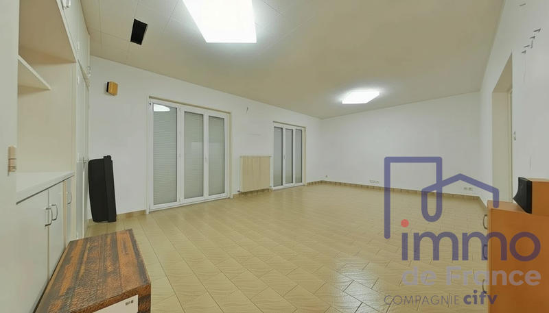 Maison - 222 m² - 8 pièces