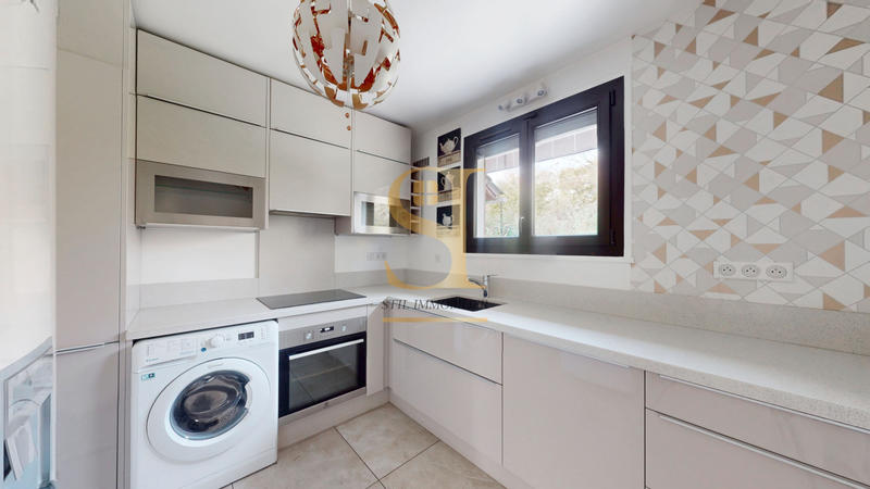 Maison - 108 m² - 6 pièces