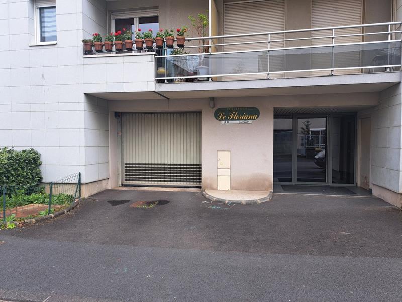 Parking / Garage - 12 m²