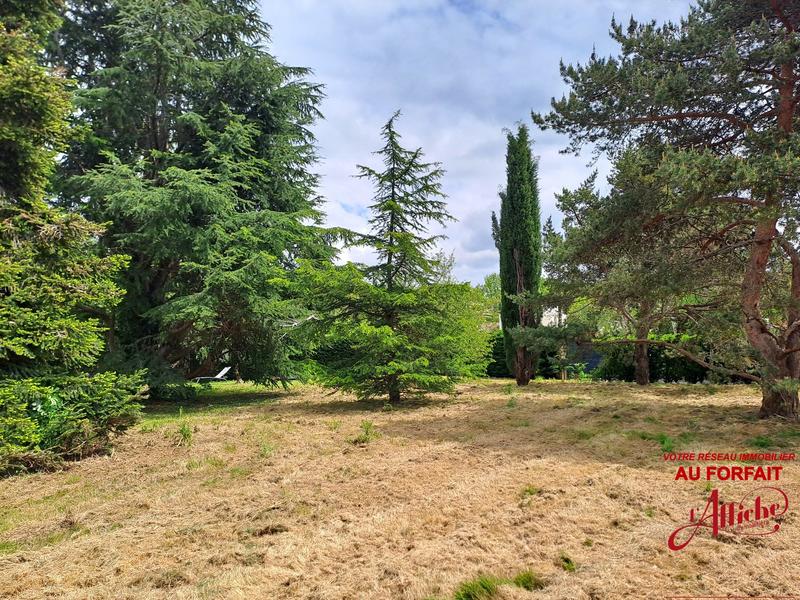 Terrain constructible - 697 m²