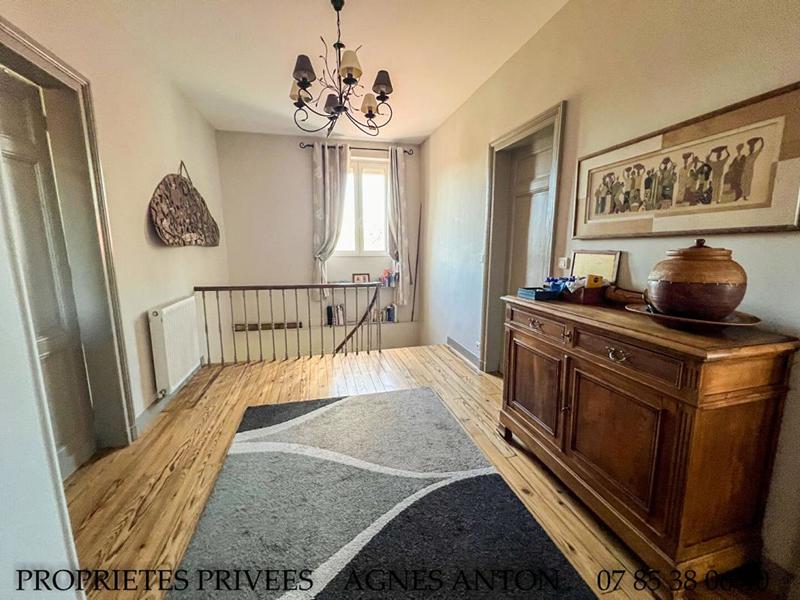 Maison - 225 m² - 8 pièces