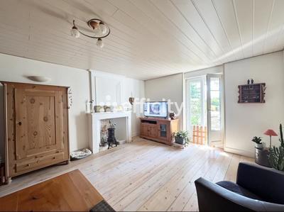 Maison - 260 m² - 10 pièces