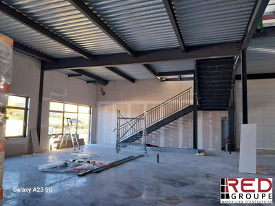 Entrepôt - 1 559 m²