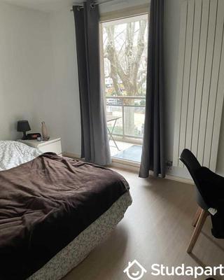 Chambre - 100 m² - 1 pièce