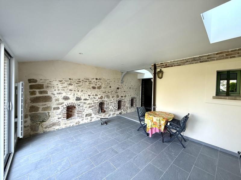 Propriété - 318 m² - 7 pièces
