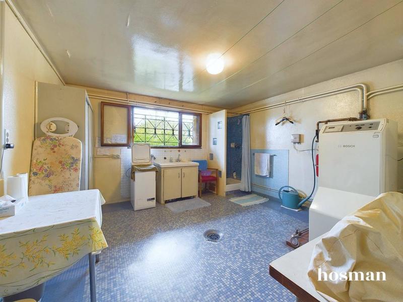 Maison - 218 m² - 5 pièces