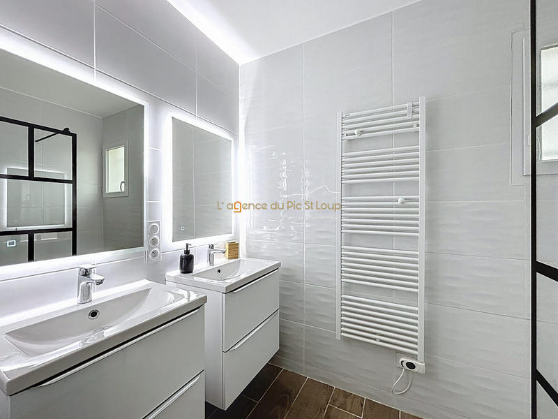 Villa - 182 m² - 8 pièces