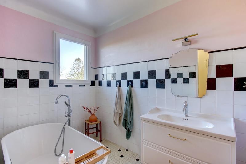 Maison - 230 m² - 5 pièces