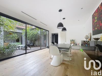 Maison - 197 m² - 9 pièces