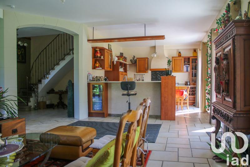 Maison - 257 m² - 8 pièces