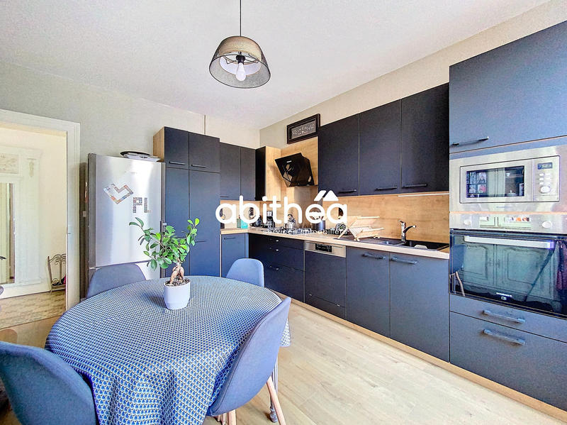 Appartement - 108 m² - 4 pièces