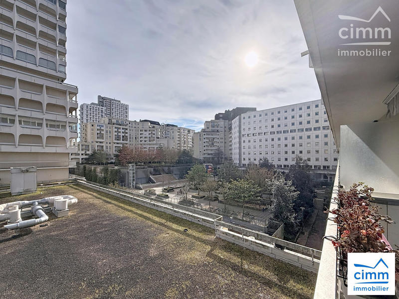 Appartement - 97 m² - 5 pièces