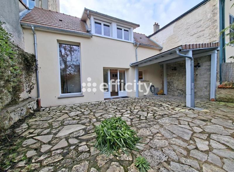 Maison - 208 m² - 8 pièces