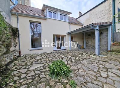 Maison - 208 m² - 8 pièces