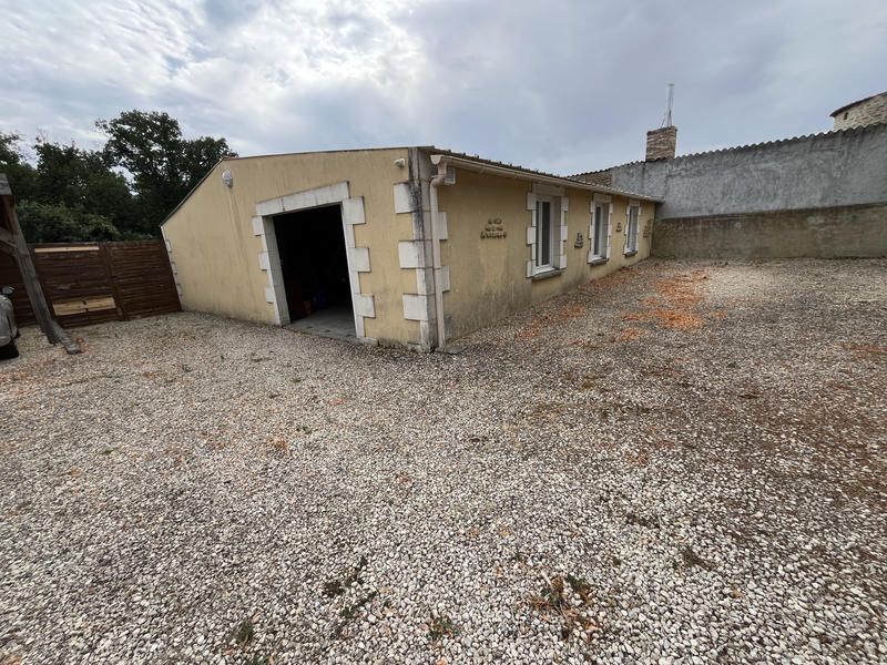 Maison - 208 m² - 8 pièces