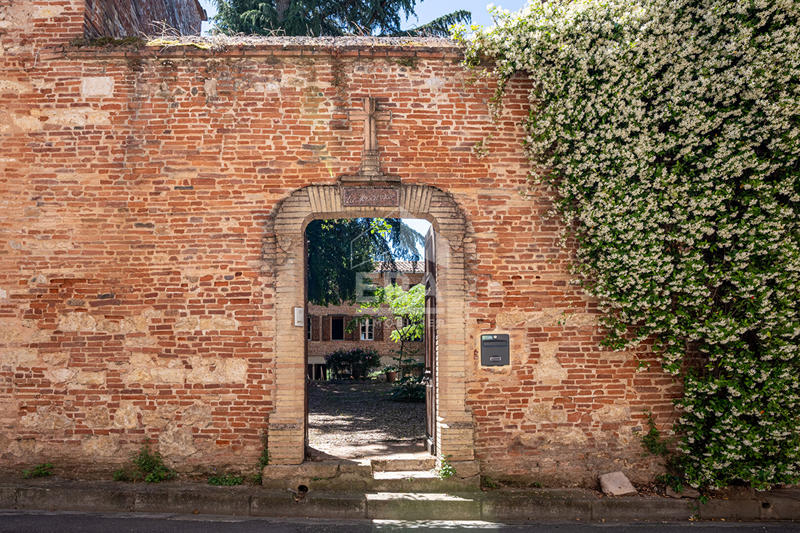 Demeure - 438 m² - 13 pièces