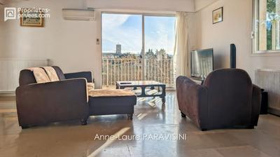 Maison - 205 m² - 5 pièces