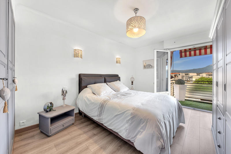 Appartement - 85 m² - 4 pièces