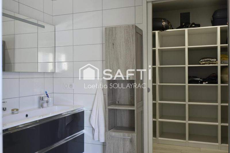 Maison - 204 m² - 6 pièces