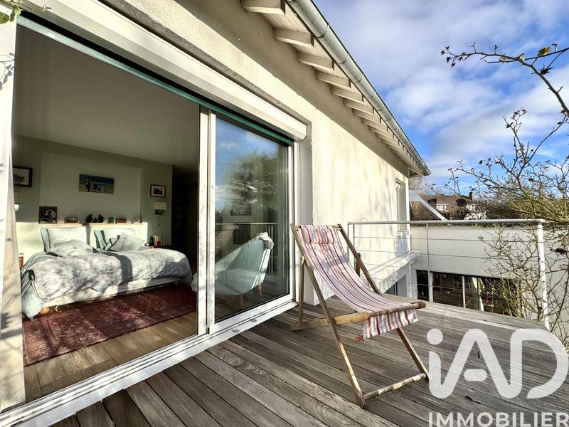 Maison - 232 m² - 8 pièces