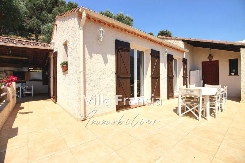 Maison - 211 m² - 5 pièces