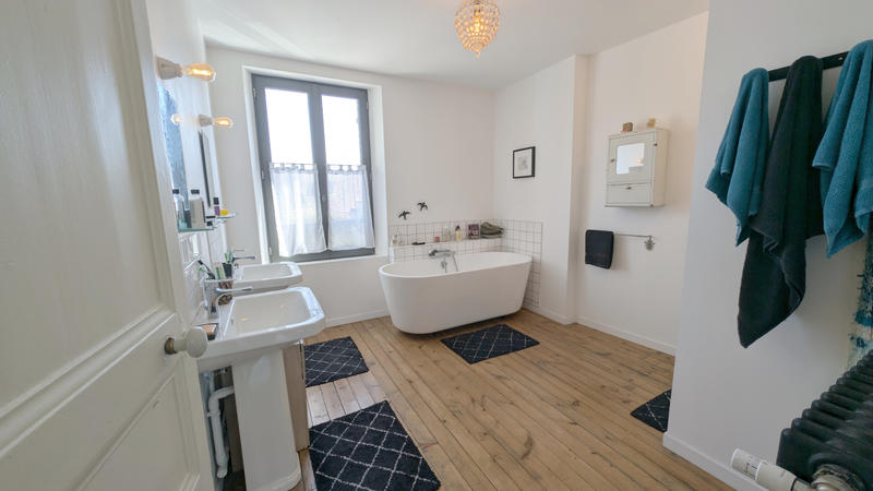 Maison - 175 m² - 6 pièces