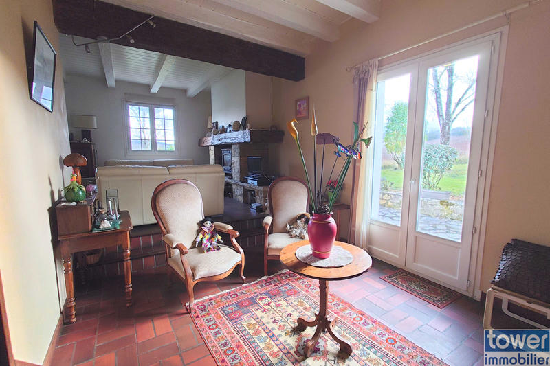 Maison - 220 m² - 10 pièces