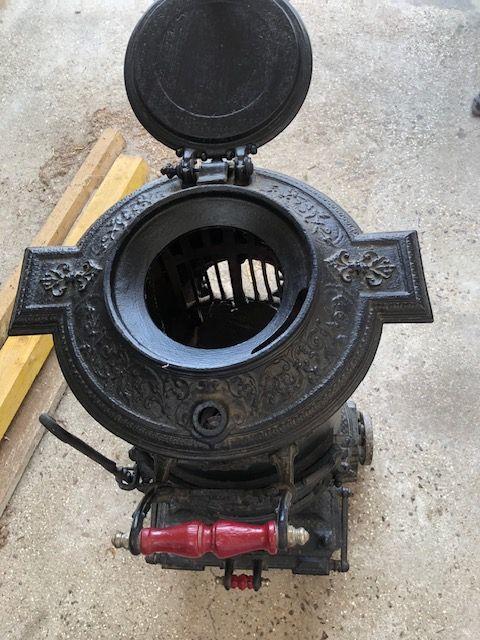 Poêle Choubersky Année des années 1850 en bon état