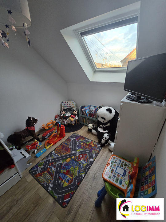 Maison - 90 m² - 9 pièces