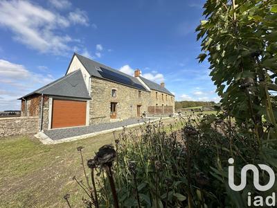 Maison - 240 m² - 10 pièces